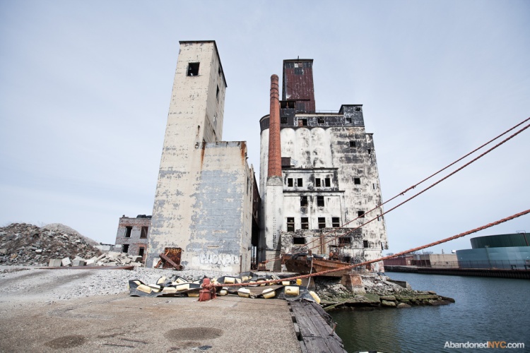 Abandoned NYC_Red Hook Grain Terminal_Will Ellis-001