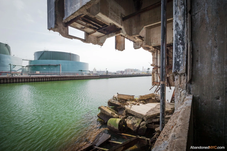 Abandoned NYC_Red Hook Grain Terminal_Will Ellis-004
