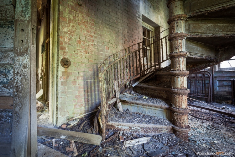 North Brother Island_Abandoned NYC_Will Ellis_15